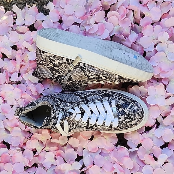 J-Slides Grey Snakeskin Lace Up Faux Leather Sneakers Size 6 - Picture 4 of 5